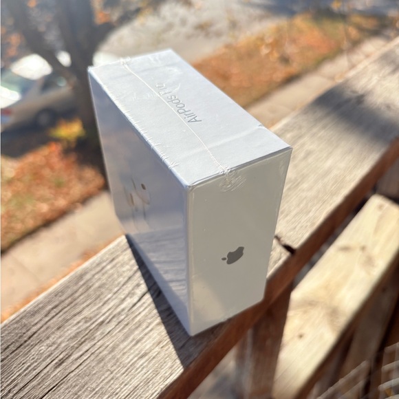 Apple iPhone 12 Box in White